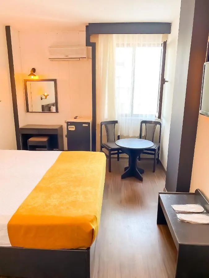 Hotel Gueleryuez 2 Antalya 2*,