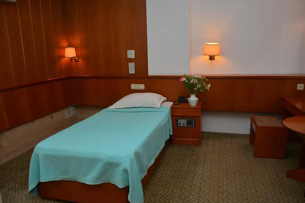 Hotel Gueleryuez 2 Antalya