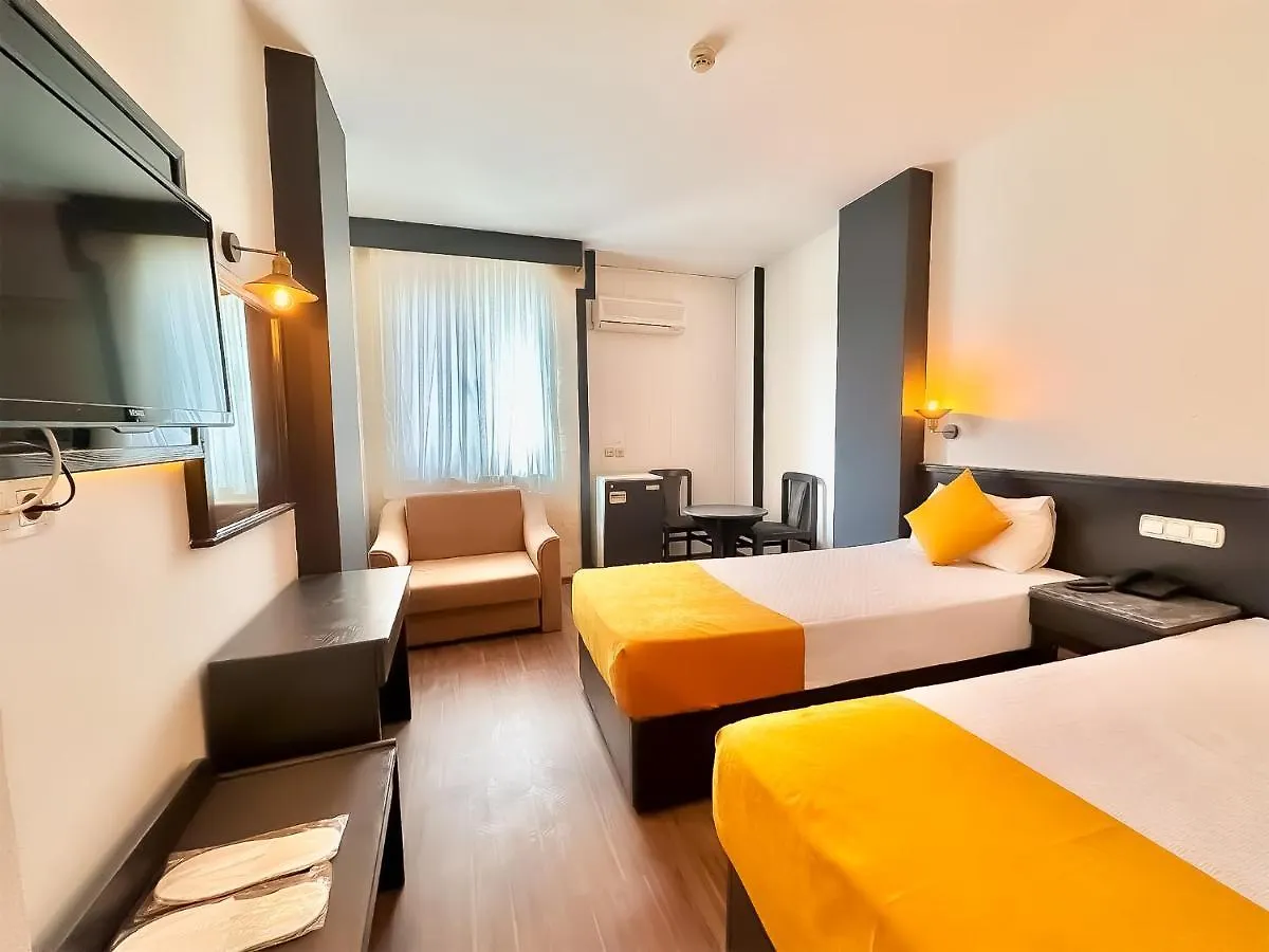 Hotel Gueleryuez 2 Antalya 2*,